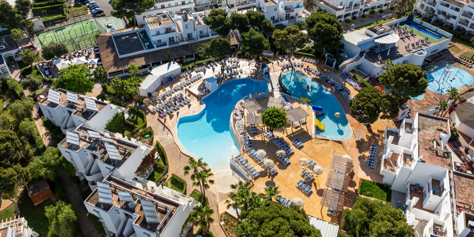 Hotel Club Es Talaial Vista aérea del Hotel Club Es Talaial