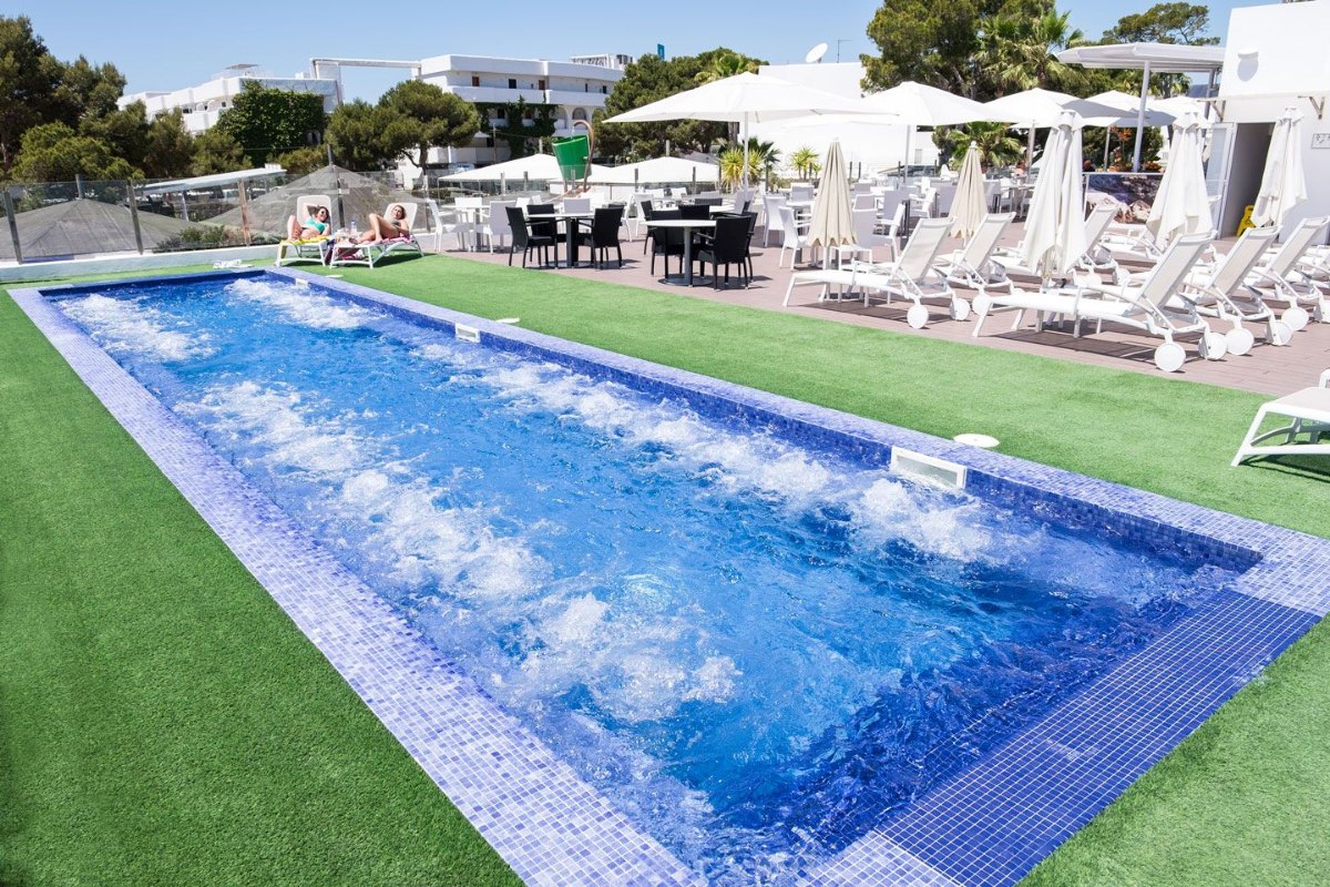 Adults-only swimming pool at Hotel Club Es Talaial